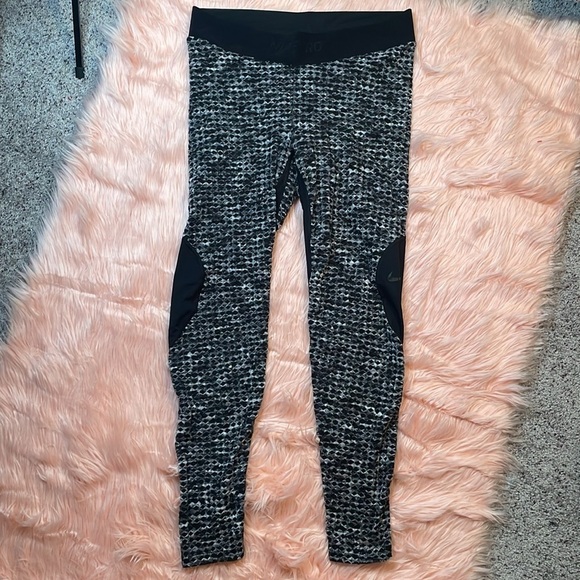 Nike Pro Woman’s Gray & Black Hyper Warm Full Length Training Fleece Leggings - Picture 5 of 9